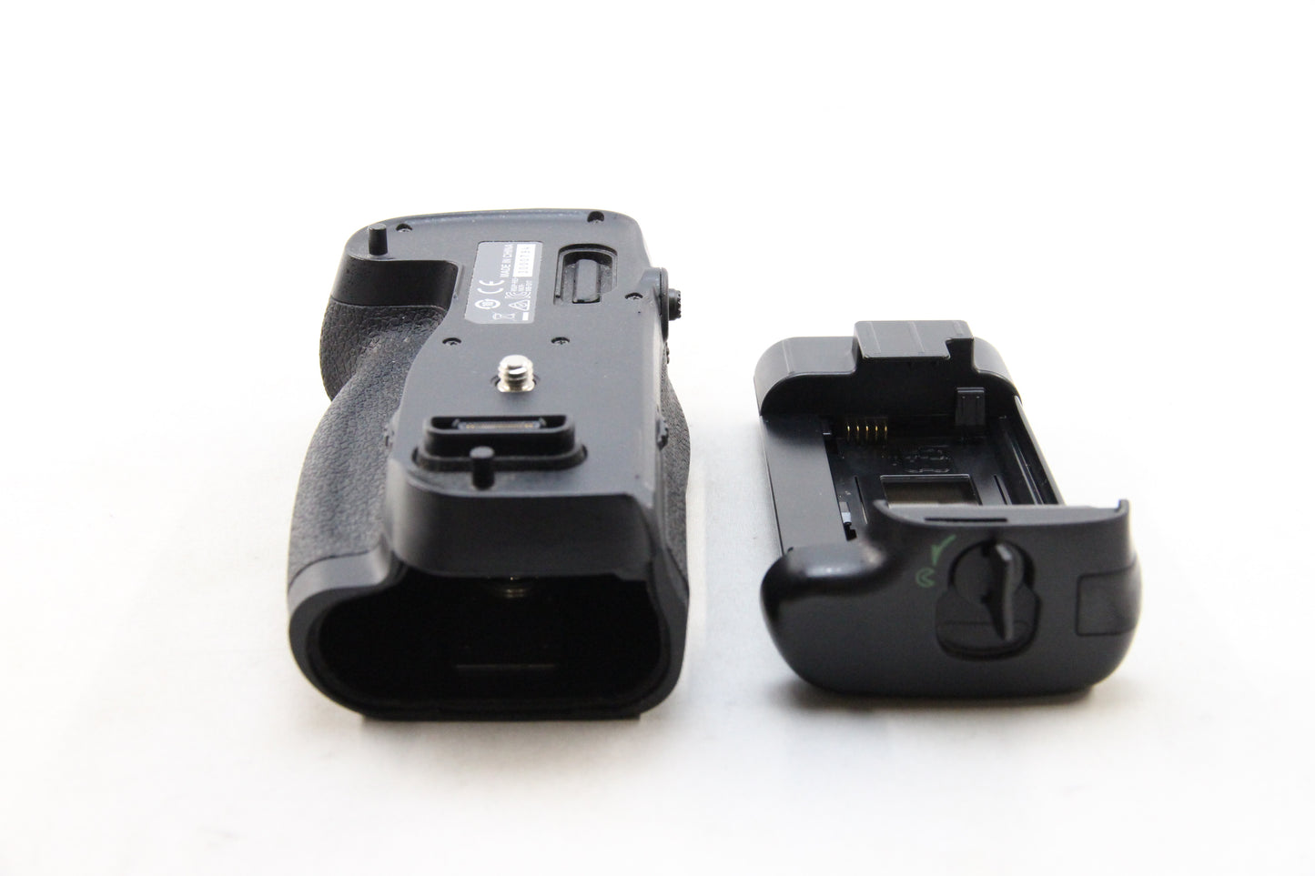 【中古(used)】Nikon MULTI POWER BATTERY PACK MB-D17