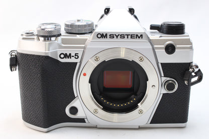 【中古(used)】OM SYSTEM OM-5