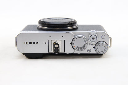 【中古(used)】FUJIFILM X-E4