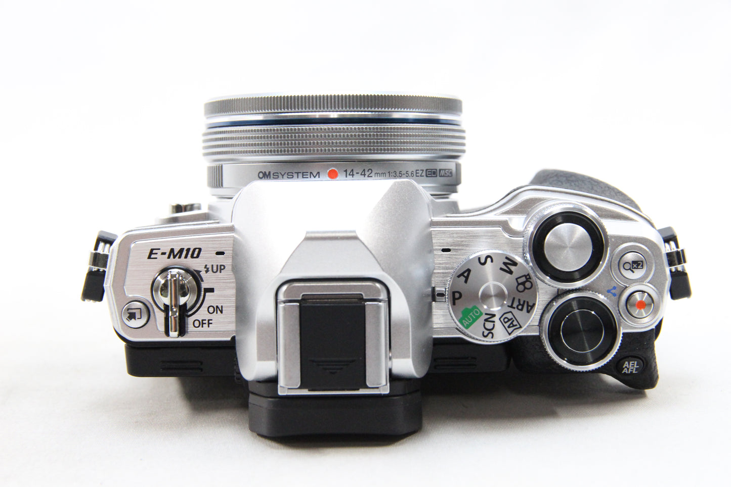 【中古(used)】OYLMPUS OM-D E-M10 MarkⅣ + 14-42mm F3.5-5.6 EZ