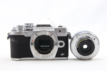 【中古(used)】OYLMPUS OM-D E-M10 MarkⅣ + 14-42mm F3.5-5.6 EZ