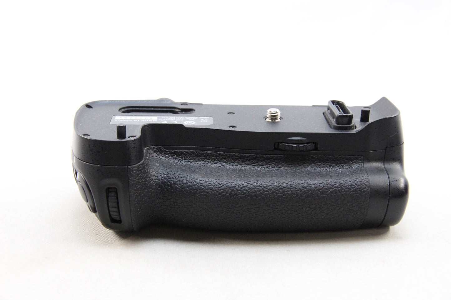 【中古(used)】Nikon MULTI POWER BATTERY PACK MB-D17