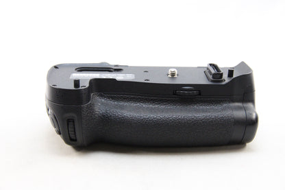 【中古(used)】Nikon MULTI POWER BATTERY PACK MB-D17