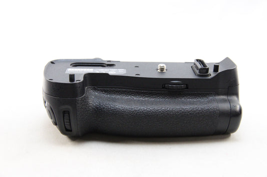 【中古(used)】Nikon MULTI POWER BATTERY PACK MB-D17
