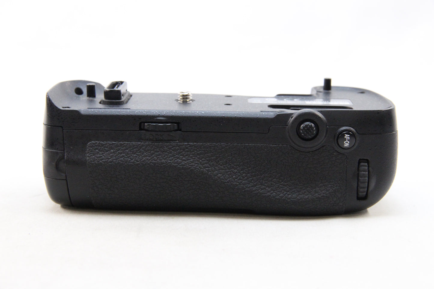 【中古(used)】Nikon MULTI POWER BATTERY PACK MB-D17