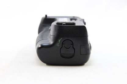 【中古(used)】Nikon MULTI POWER BATTERY PACK MB-D17