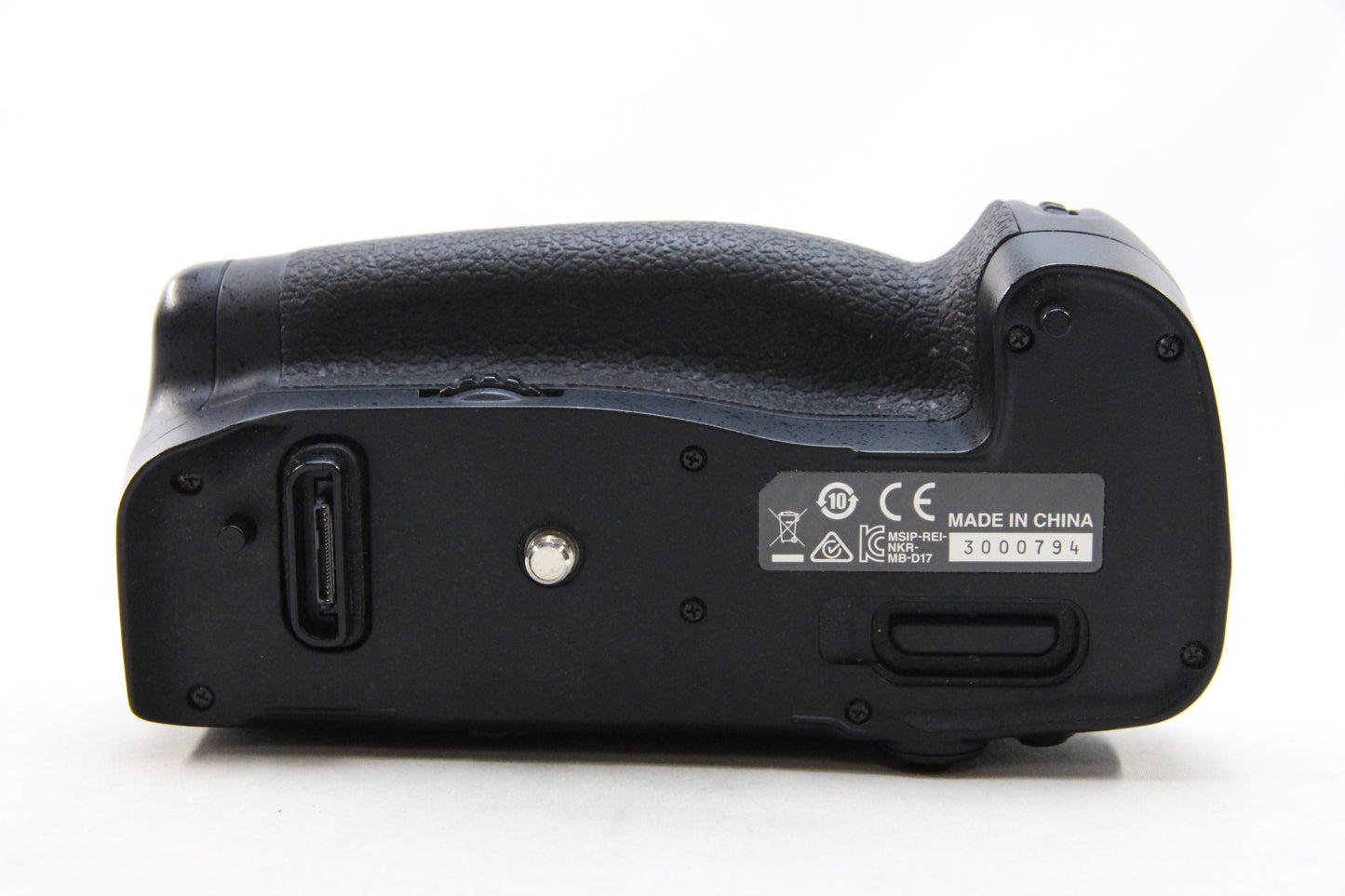 【中古(used)】Nikon MULTI POWER BATTERY PACK MB-D17