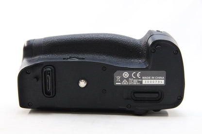 【中古(used)】Nikon MULTI POWER BATTERY PACK MB-D17