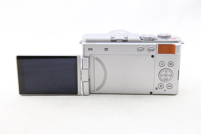【中古(used)】 Panasonic LUMIX S9 + S 18-40mm F4.5-6.3