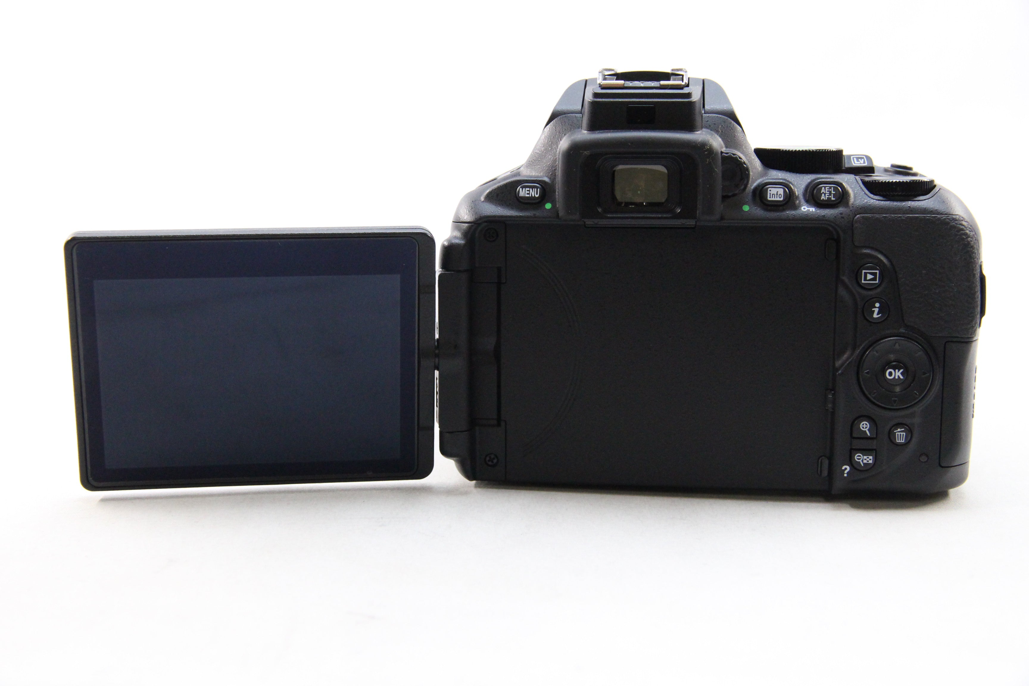 中古(used)】Nikon D5600 + AF-P DX NIKKOR 18-55mm F3.5-5.6 G VR